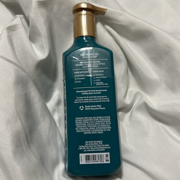‼️SOLD‼️New!White Barn Frozen Lake Cleansing Gel Hand Soap by Bath & Body Works - Picture 5 of 5